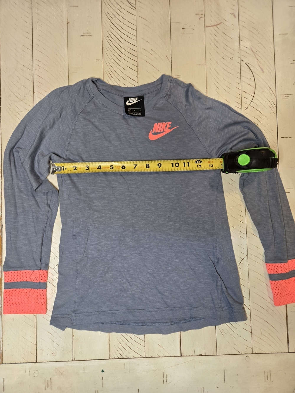 Nike Gray Long Sleeve Athletic Top Neon Coral Logo Size M Youth